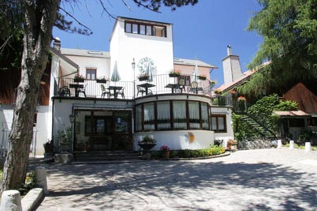 Lh Albergo Il Paradiso เปสกัสเซโรลี ภายนอก รูปภาพ