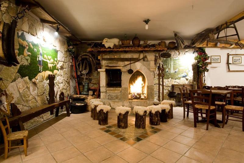 Lh Albergo Il Paradiso เปสกัสเซโรลี ภายนอก รูปภาพ