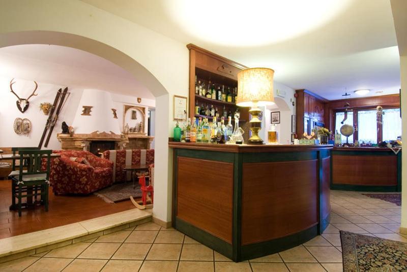 Lh Albergo Il Paradiso เปสกัสเซโรลี ภายนอก รูปภาพ