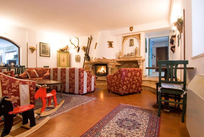 Lh Albergo Il Paradiso เปสกัสเซโรลี ภายนอก รูปภาพ