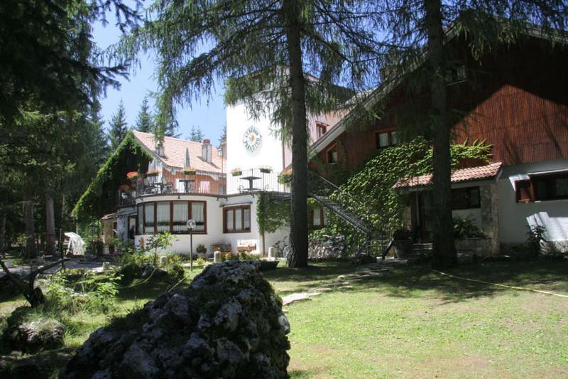 Lh Albergo Il Paradiso เปสกัสเซโรลี ภายนอก รูปภาพ