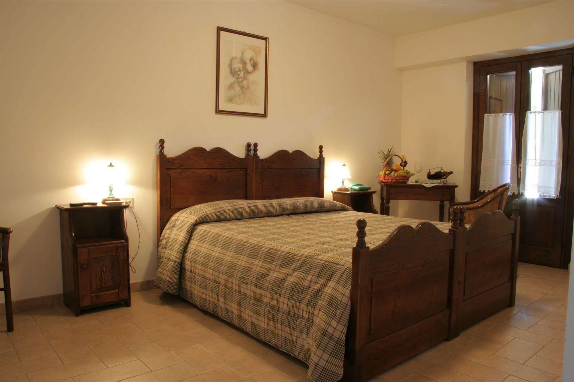 Lh Albergo Il Paradiso เปสกัสเซโรลี ภายนอก รูปภาพ