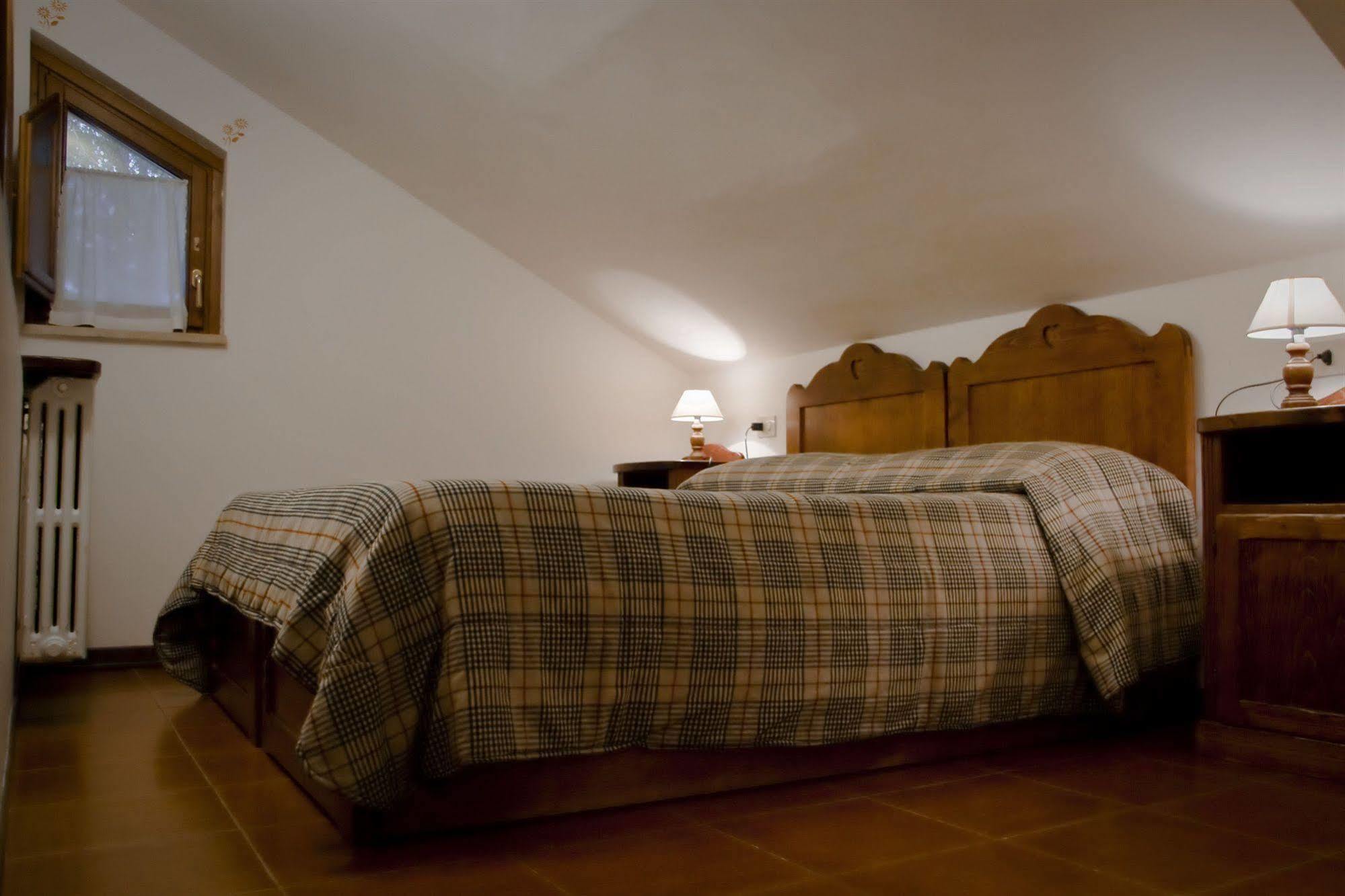 Lh Albergo Il Paradiso เปสกัสเซโรลี ภายนอก รูปภาพ